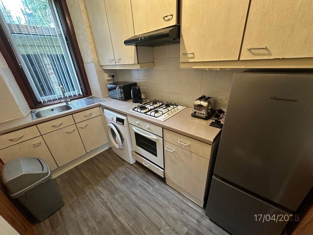 Property photo 2 of 10 Kitchen