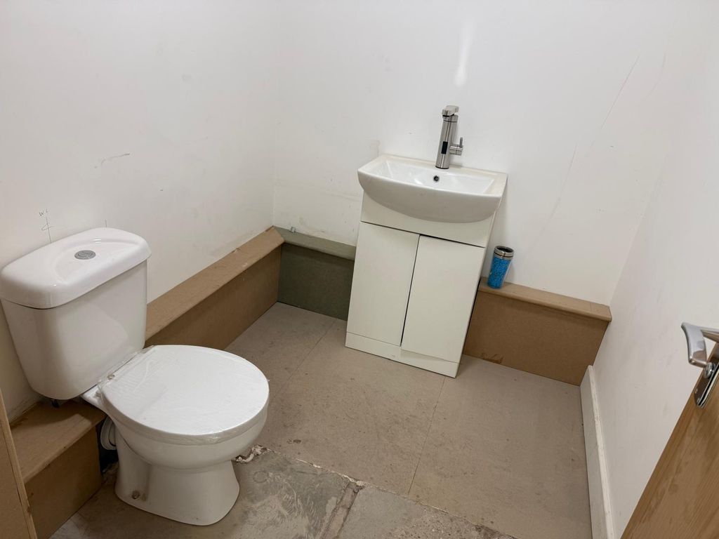 Property photo 3 of 4