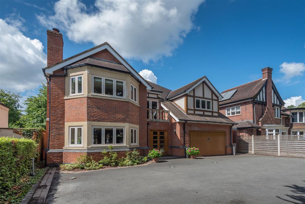 Property photo 1 of 39 8657682-Exterior11.Jpg