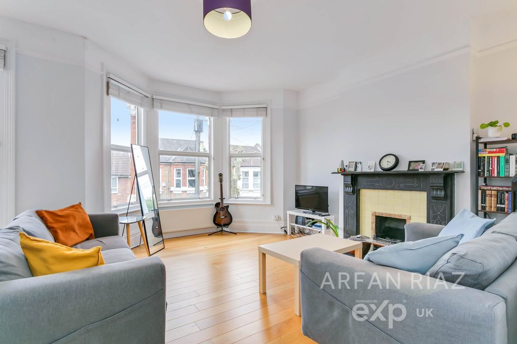 Property photo 1 of 11