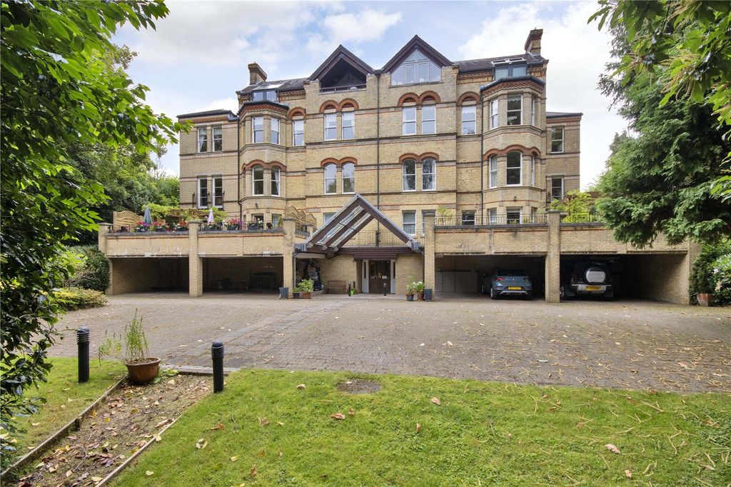 Property photo 1 of 11 Summerhill Court