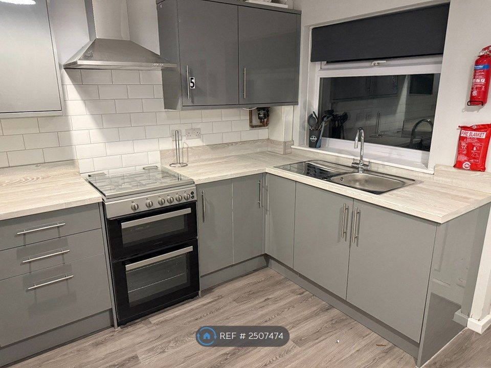 Property photo 2 of 14 Kitchen