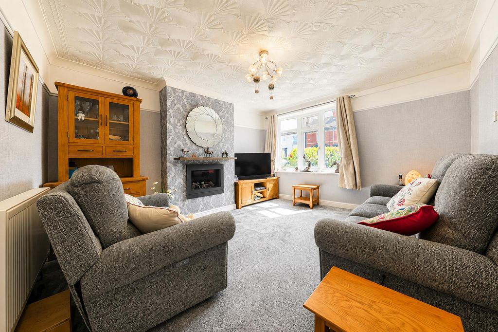 Property photo 2 of 23