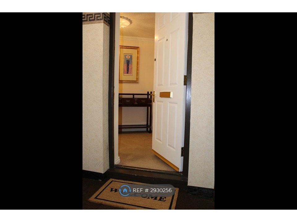 Property photo 3 of 27 Entrance