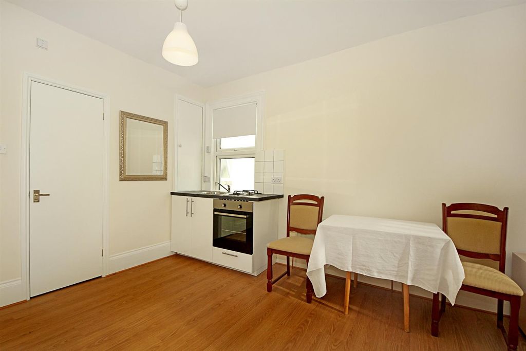 Property photo 2 of 5