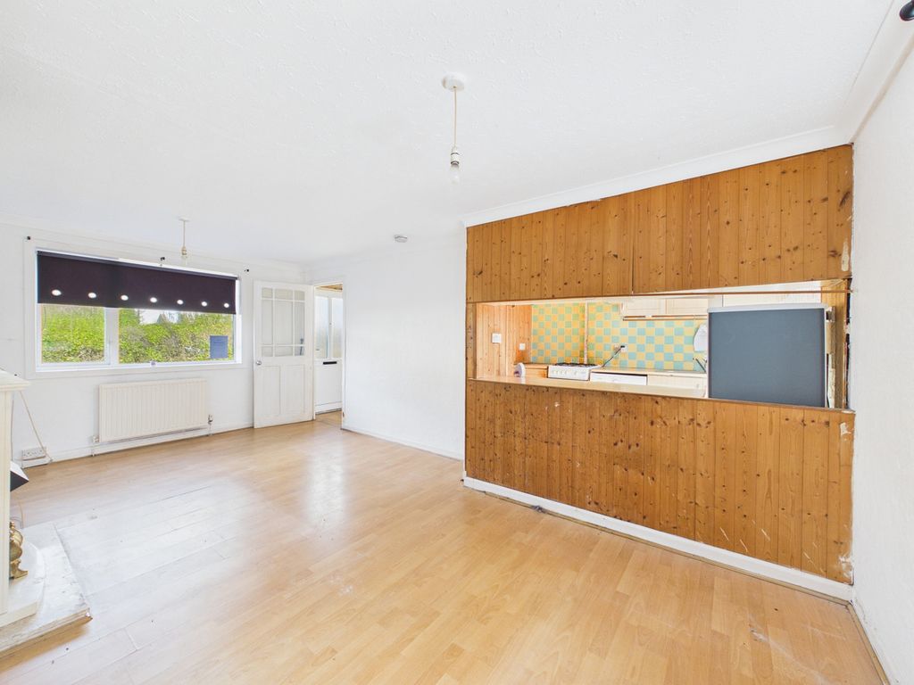 Property photo 3 of 12