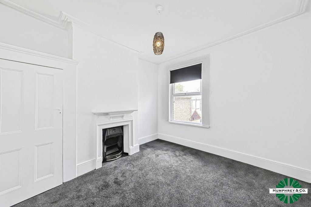 Property photo 3 of 12 Pbox-Img.Jpg