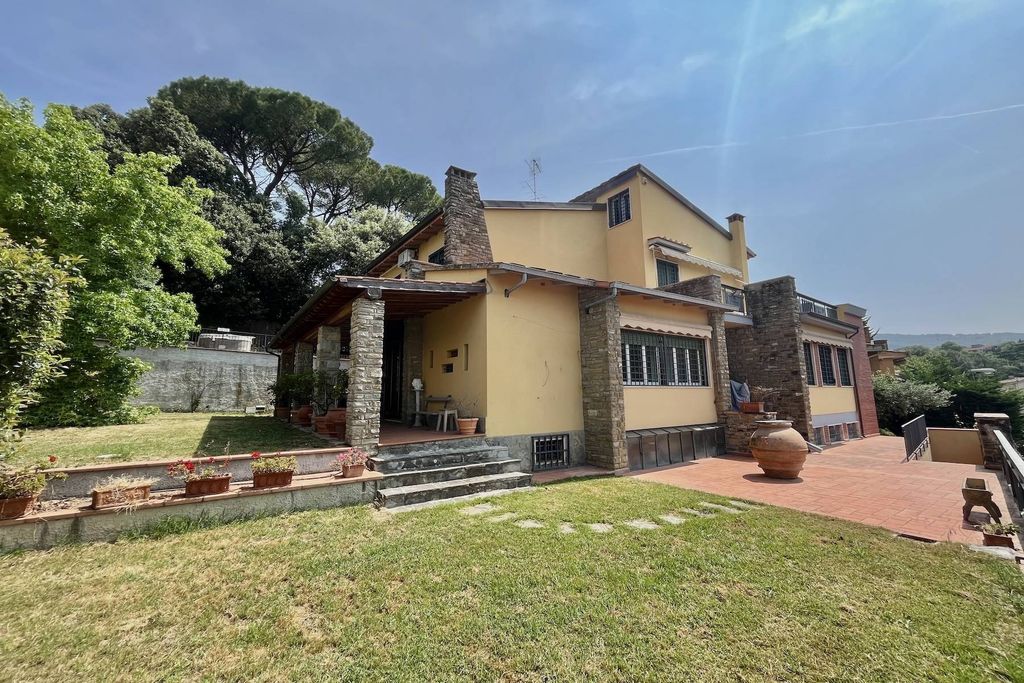 Property photo 1 of 23