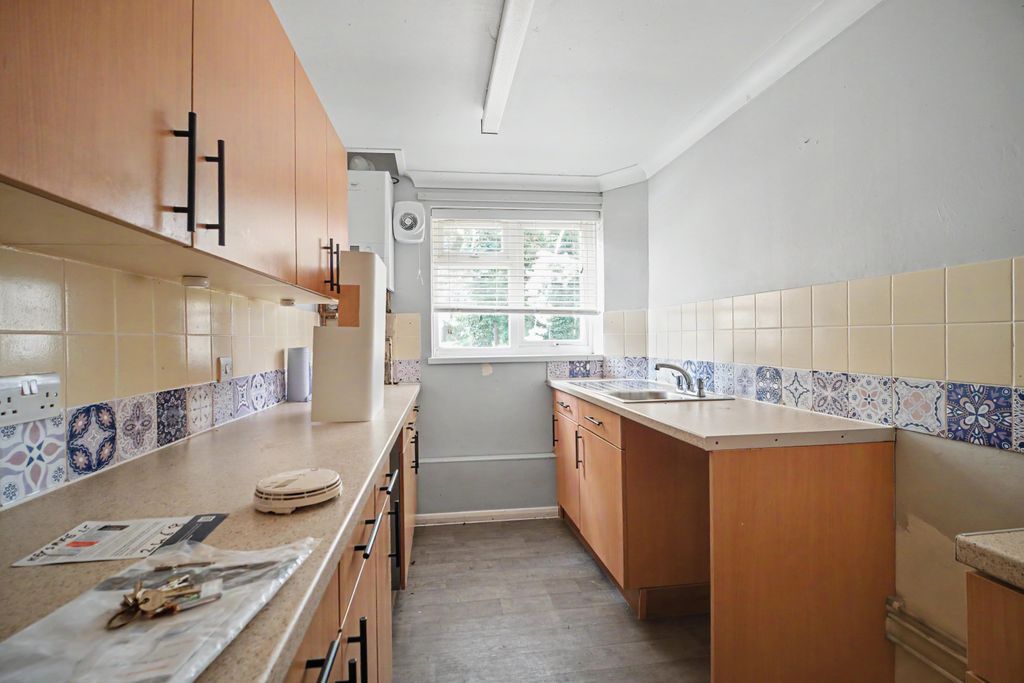 Property photo 3 of 15 25 Lightwood, Bracknell, Berkshire, Rg12 0Tr