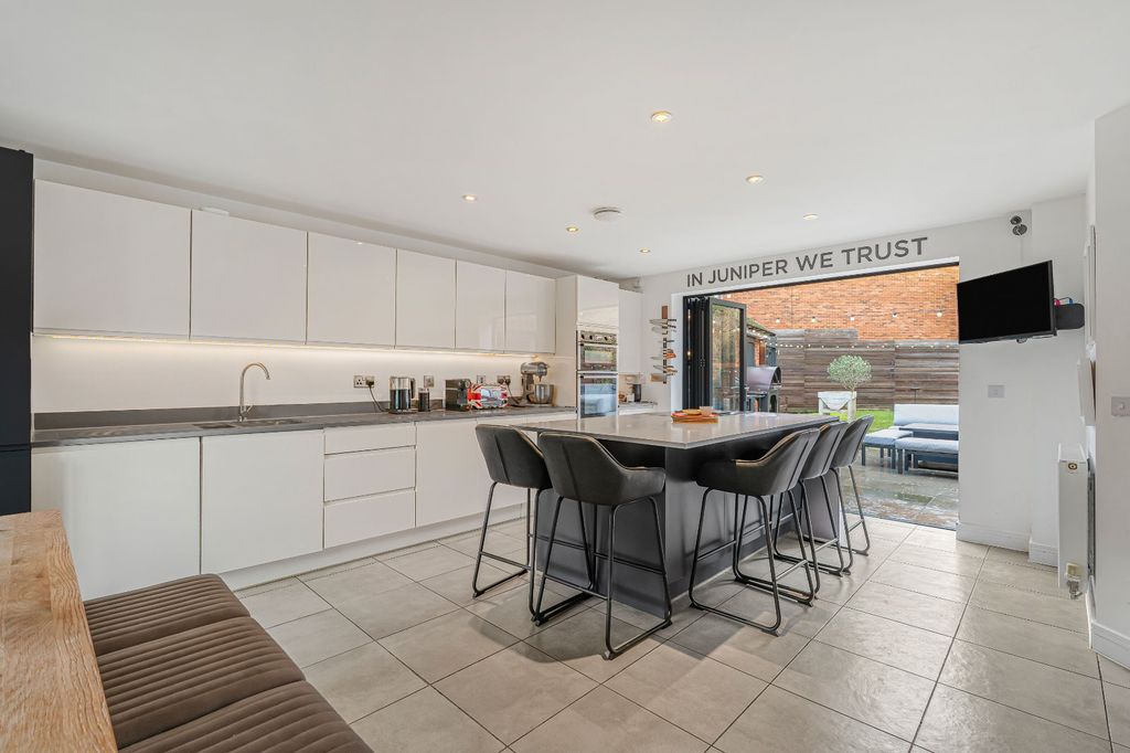 Property photo 2 of 20 Picture No. 06