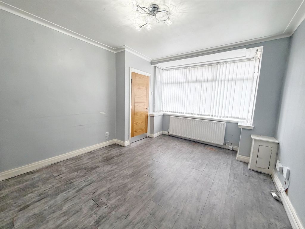 Property photo 3 of 15 Picture No. 04