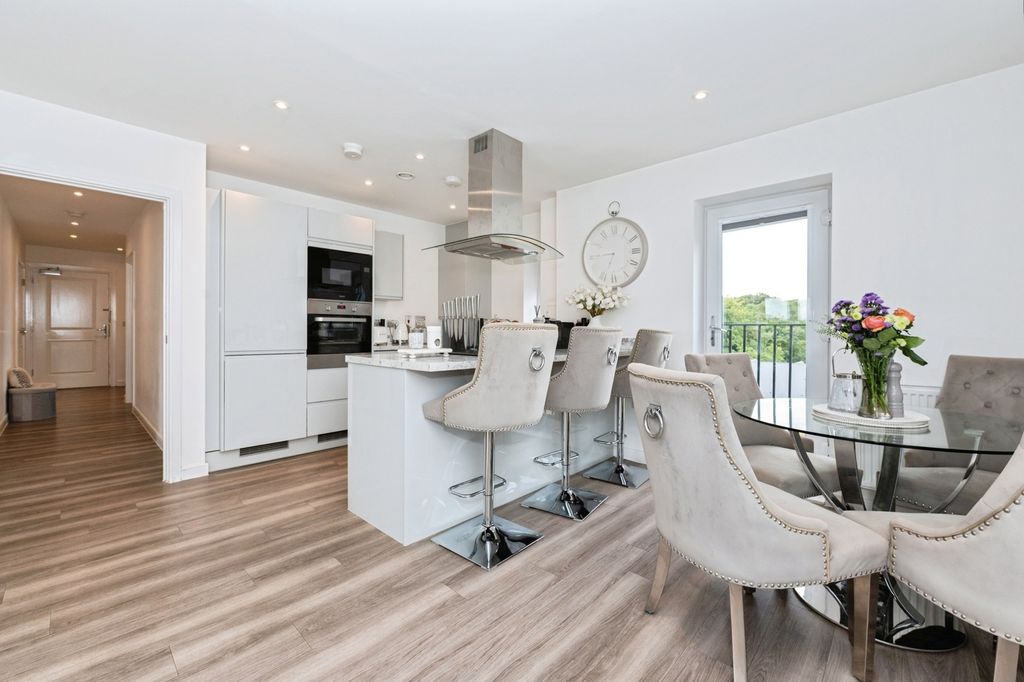 Property photo 3 of 14 Pbox-Img.Jpg