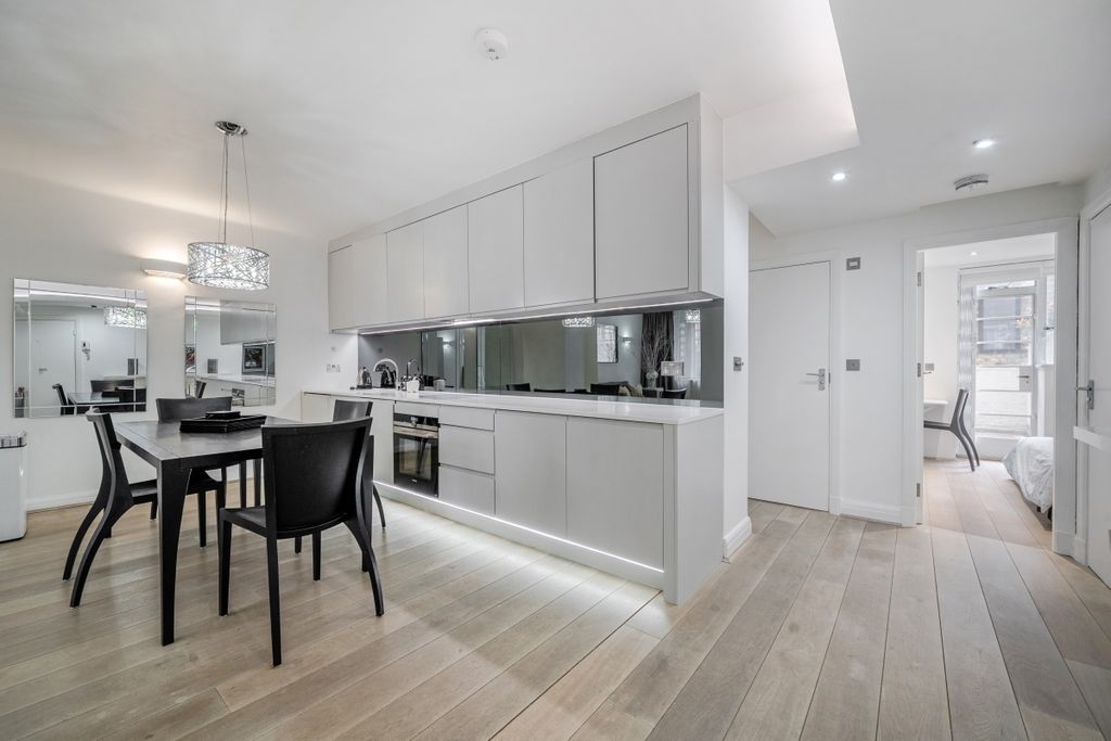 Property photo 1 of 17 Living Room