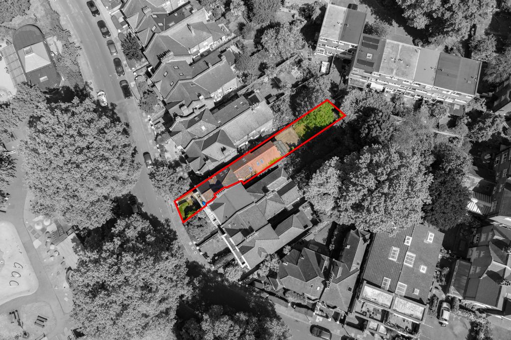 Property photo 3 of 12