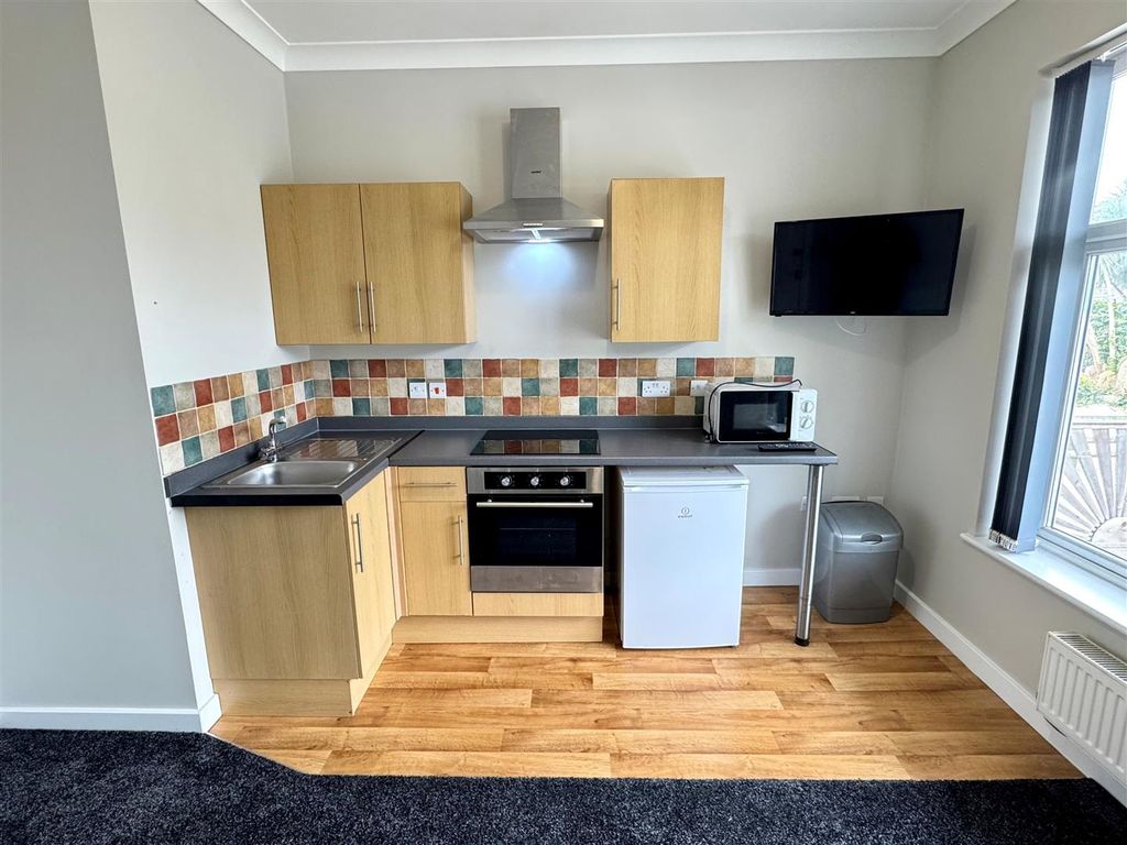 Property photo 3 of 9 Lions Roar Kitchen