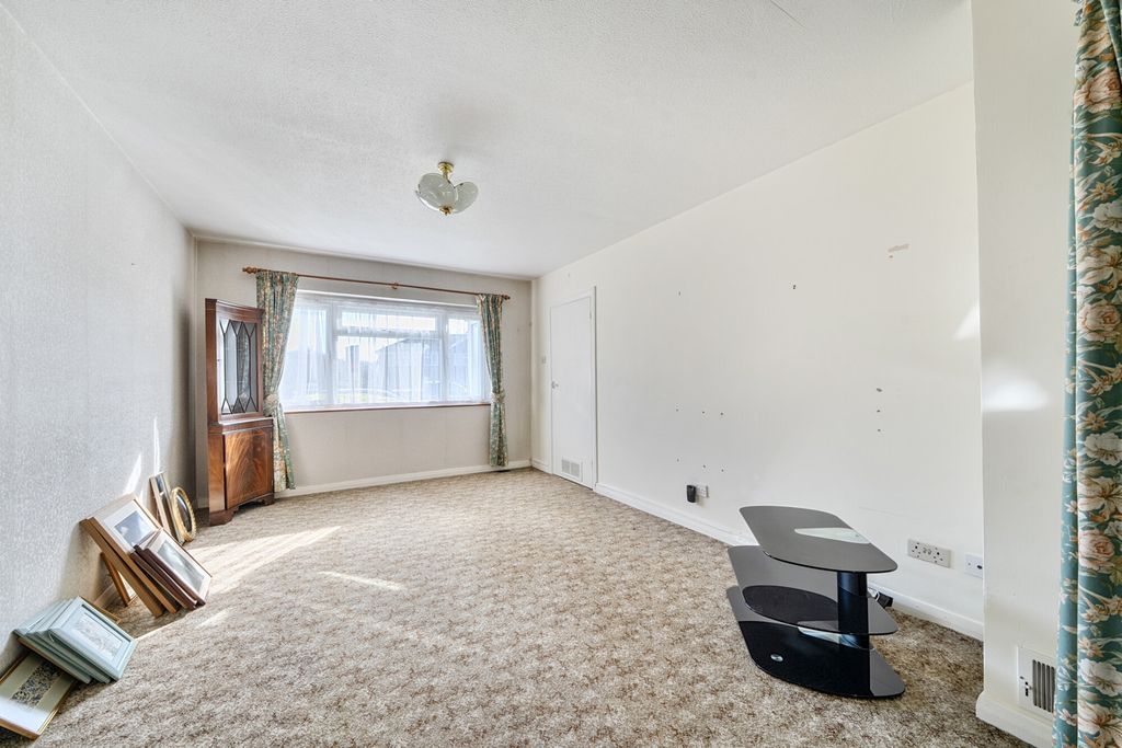 Property photo 3 of 20 1439198-9-69De0A3...