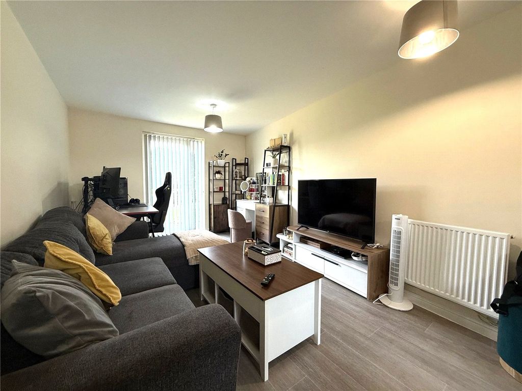 Property photo 2 of 10 Picture No. 17