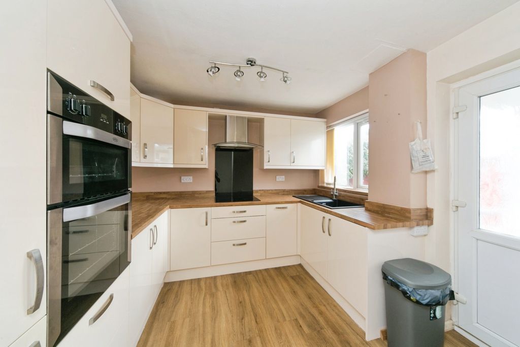 Property photo 2 of 16 Pbox-Img.Jpg