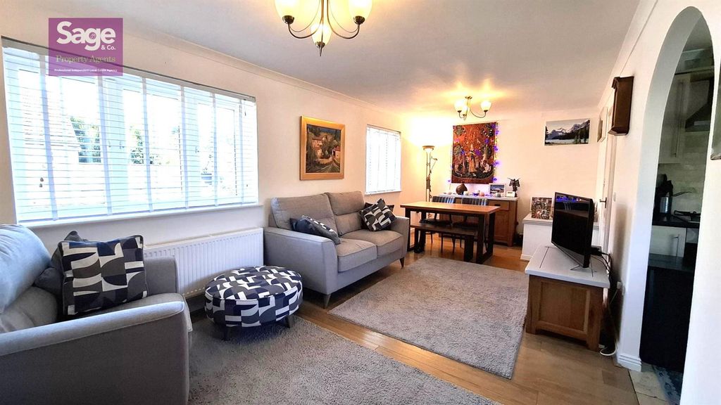 Property photo 2 of 29