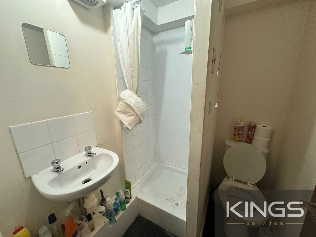 Property photo 3 of 3 Bathroom 1_0