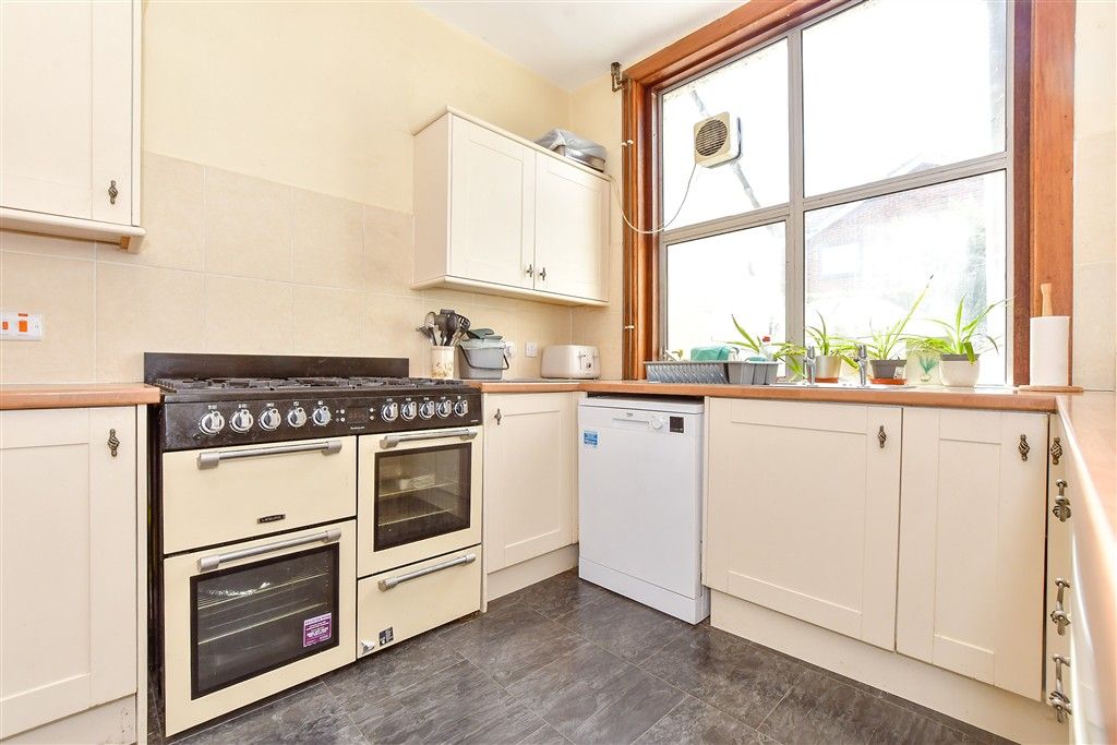 Property photo 3 of 12 Kitchen