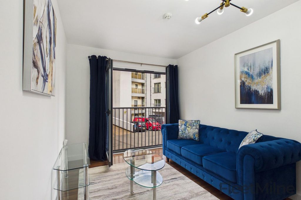 Property photo 3 of 14 Living Area