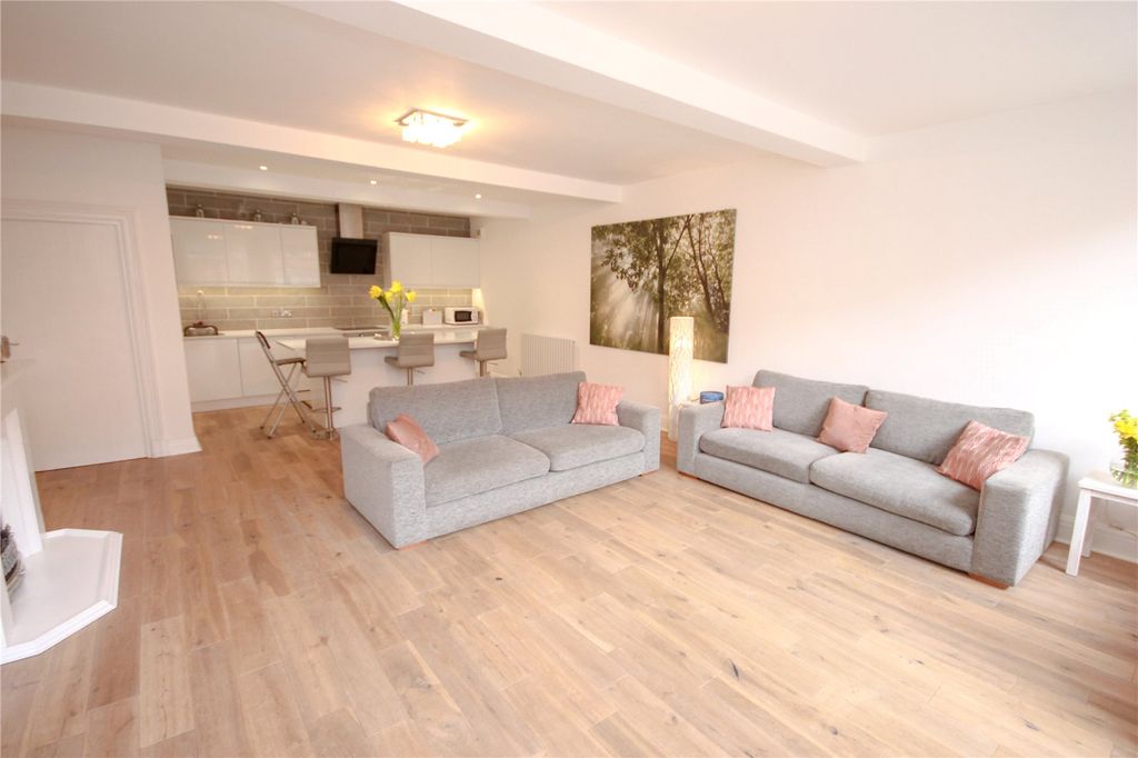 Property photo 2 of 17 Picture No. 06