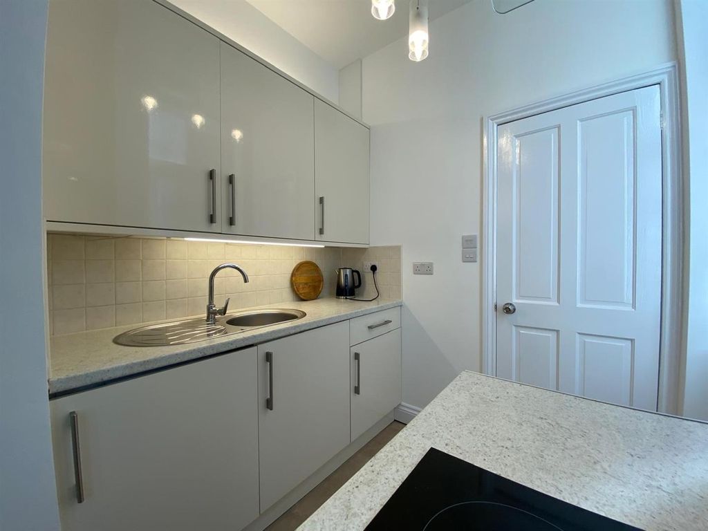 Property photo 3 of 30