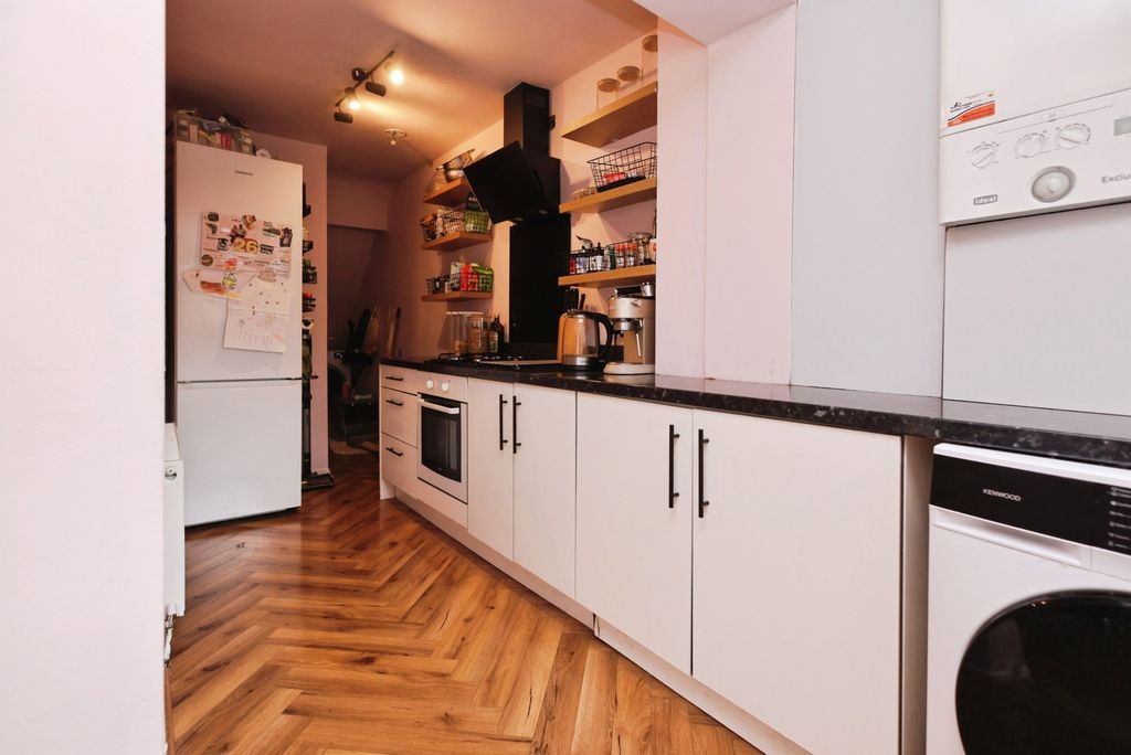 Property photo 2 of 16 Kitchen