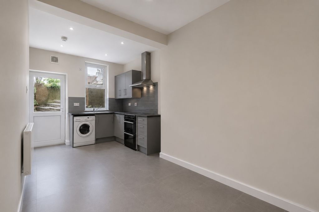 Property photo 2 of 5 9d420885-F7Ed-4Db5-997F-4A6Fbffd3Ab2