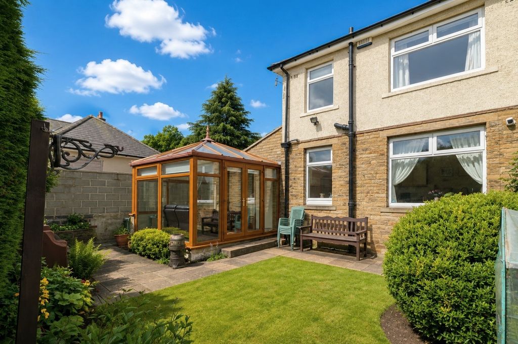 Property photo 3 of 25 Hudds Rd Ewemove Brighouse (5)