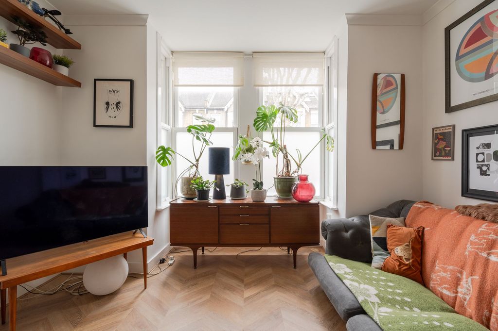 Property photo 2 of 26