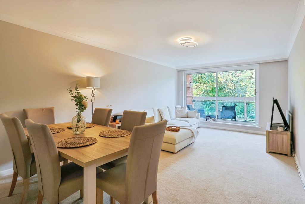 Property photo 2 of 17 Photo