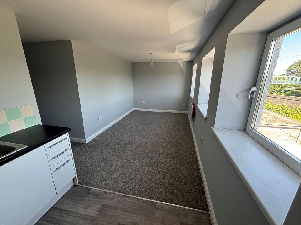 Property photo 2 of 5 Balcony