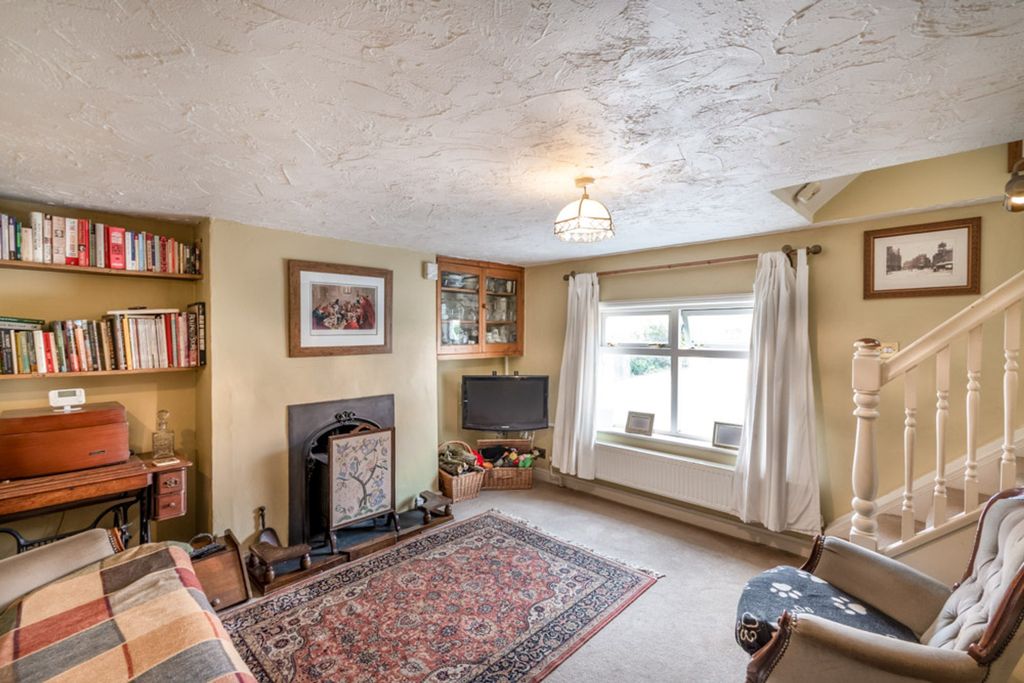 Property photo 3 of 13