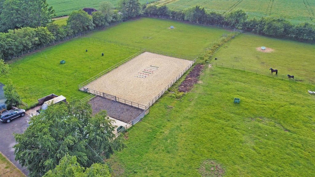 Property photo 2 of 38 Riding Arena