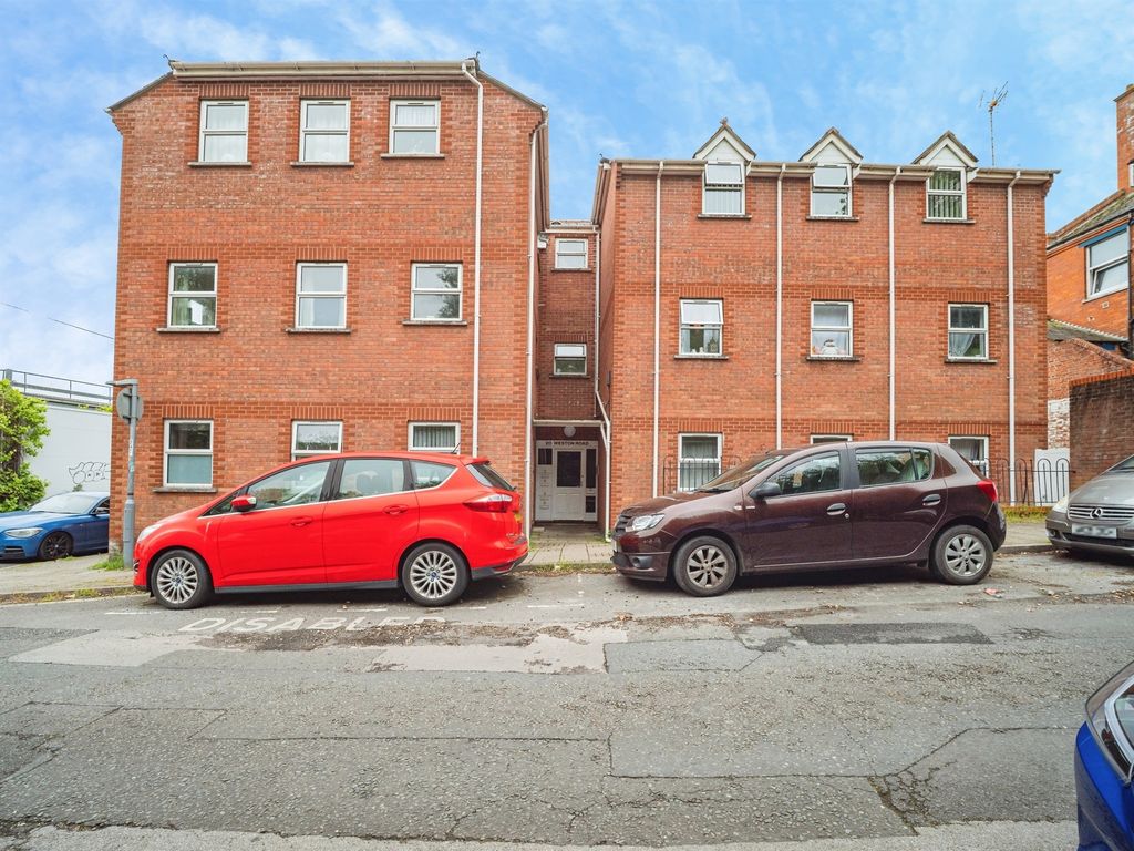 Property photo 1 of 7