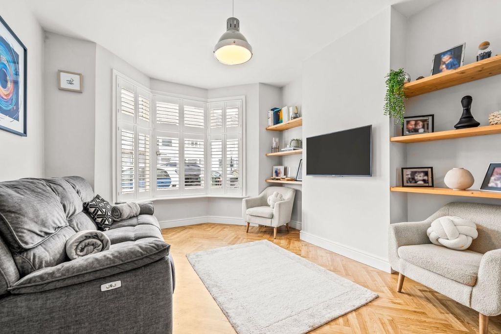 Property photo 2 of 22