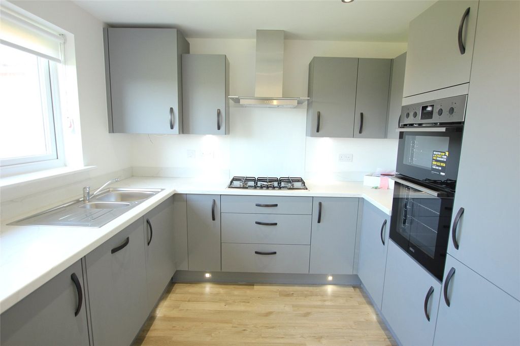 Property photo 2 of 14 Picture No. 04