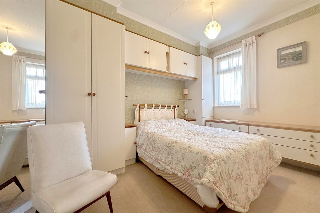 Property photo 3 of 20 Bedroom 1