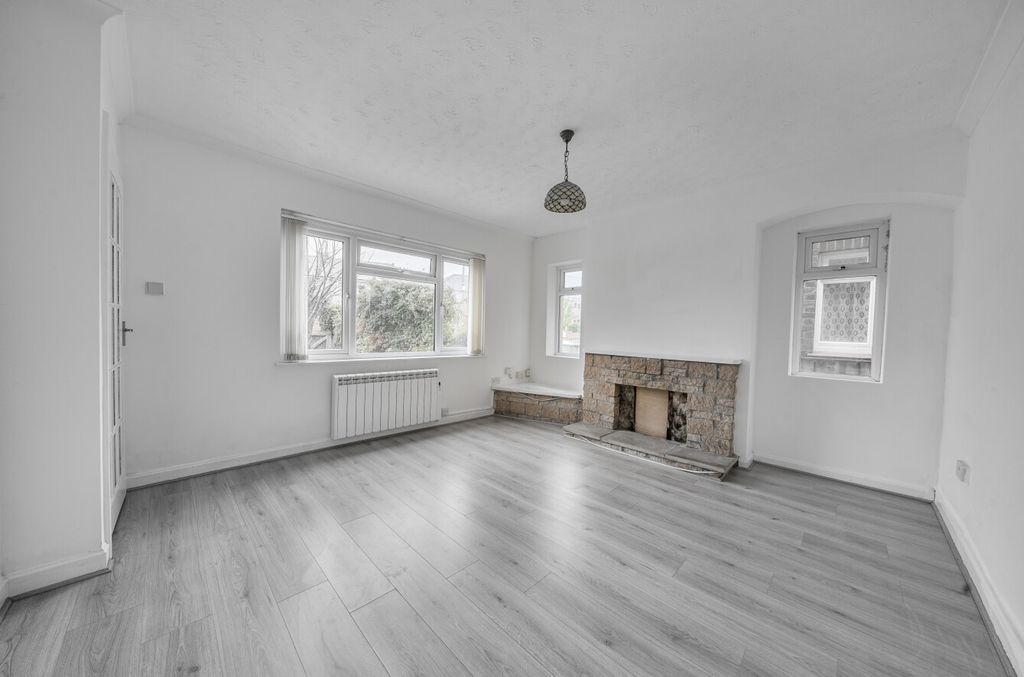 Property photo 2 of 11 1343952668d6B1A01d6c6