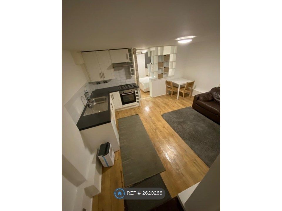 Property photo 1 of 7 Kitchen