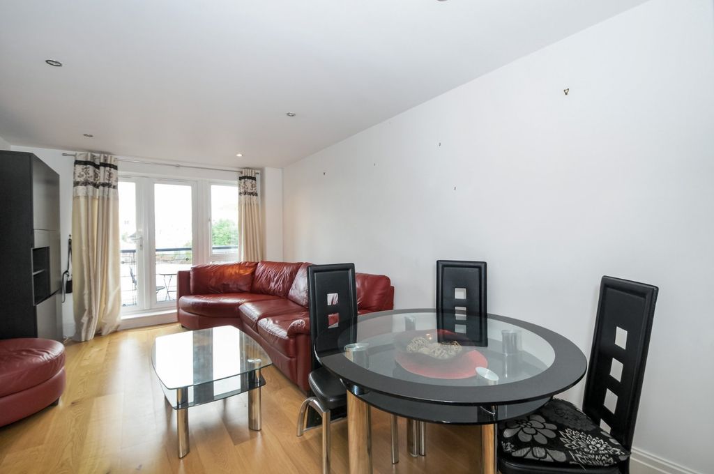 Property photo 3 of 7 Picture No. 17