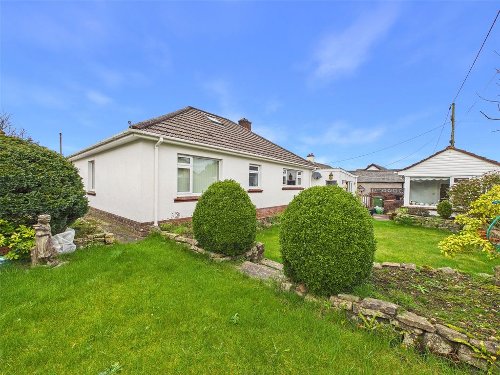 Property photo 2 of 21 Picture No. 15