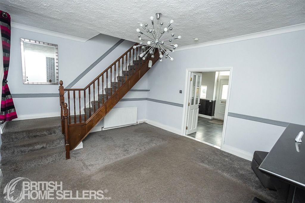 Property photo 2 of 13 Picture No. 16
