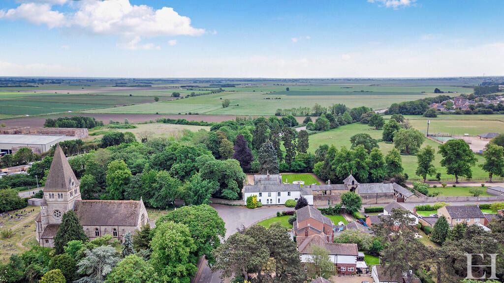 Property photo 3 of 40 4412492