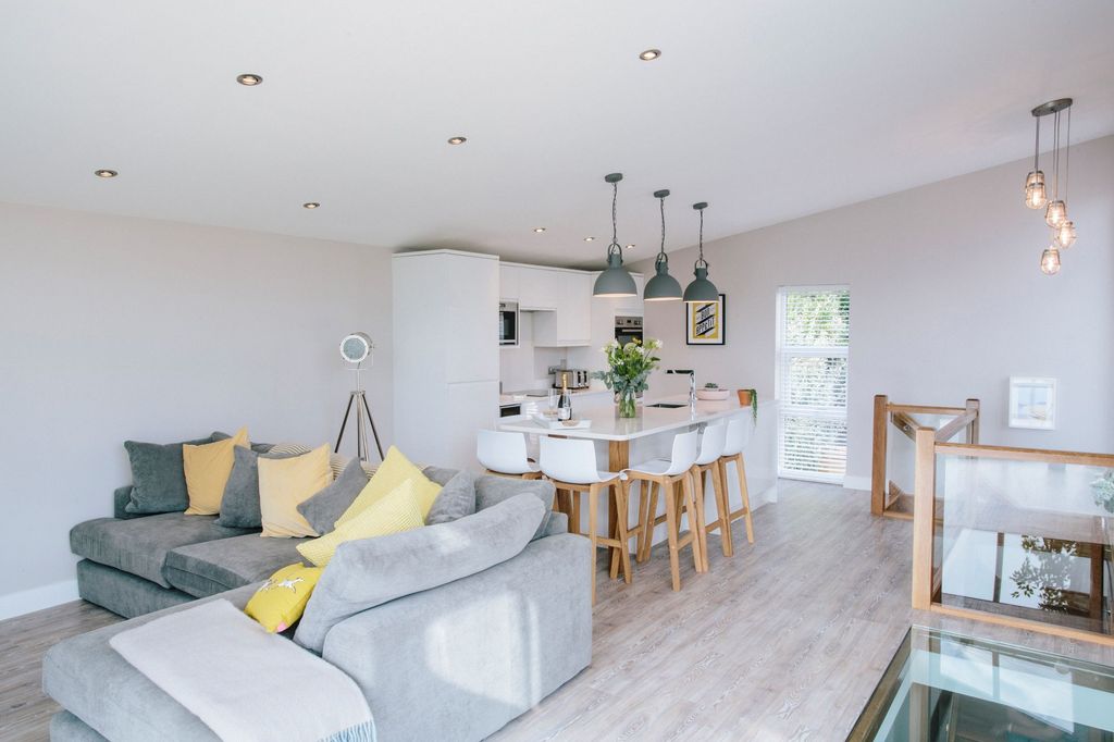 Property photo 2 of 16 67Ef9A7184Fb6_Seabreeze 051