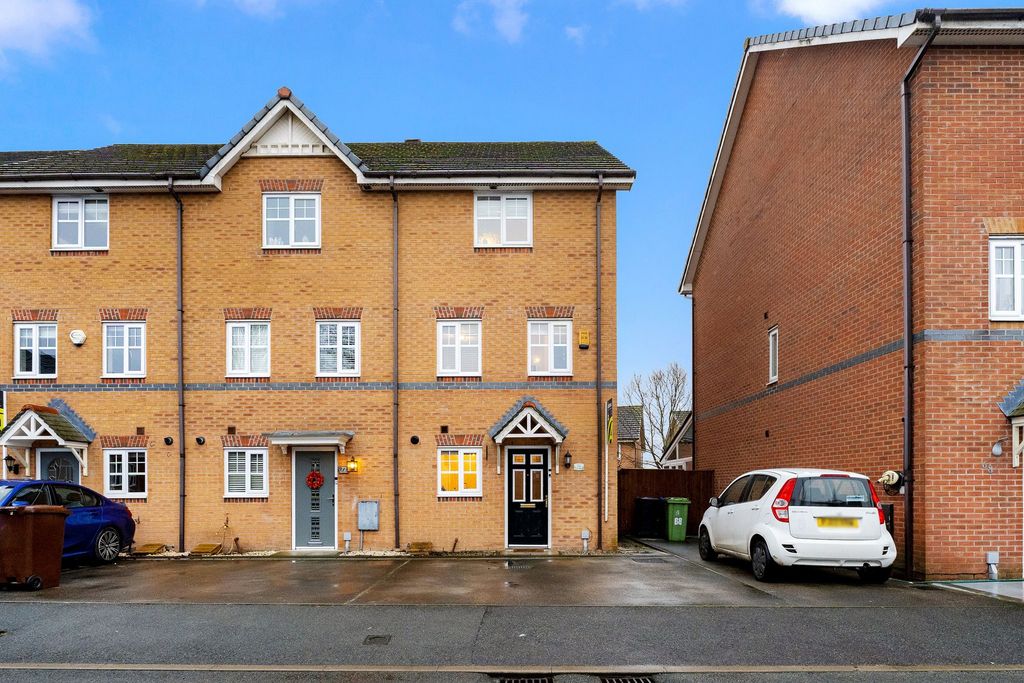 Property photo 1 of 27