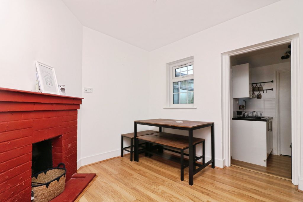 Property photo 3 of 20