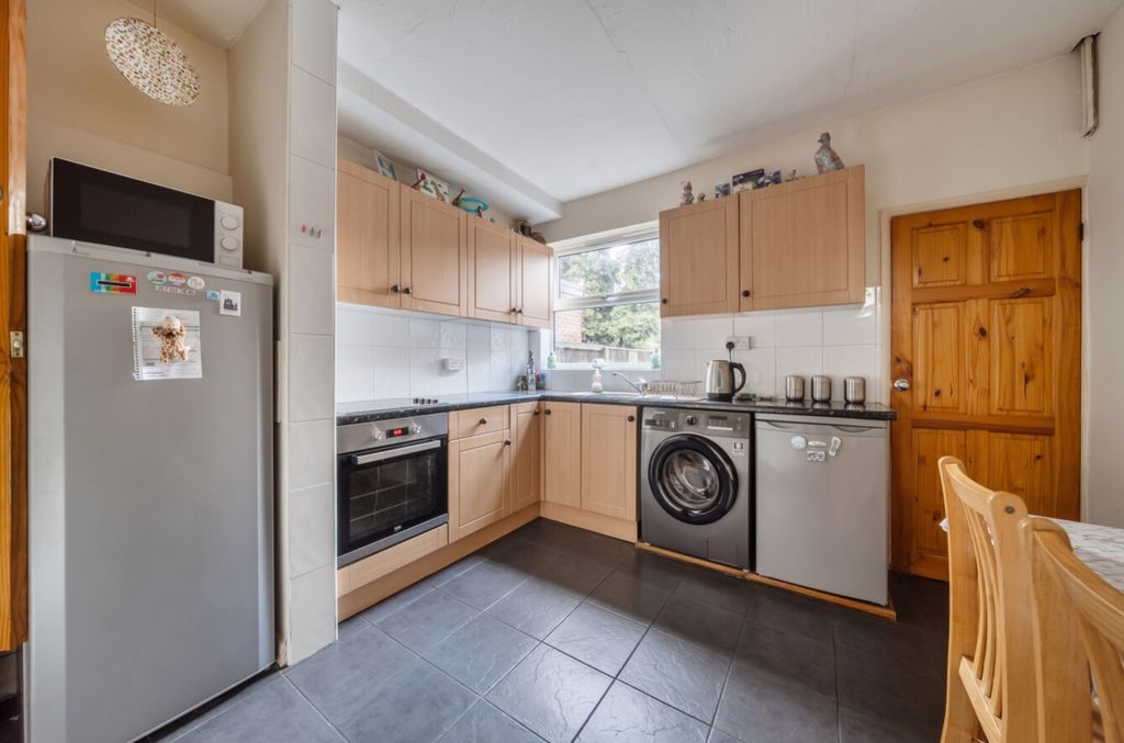 Property photo 3 of 19 1414733-11-698c9B9c90005